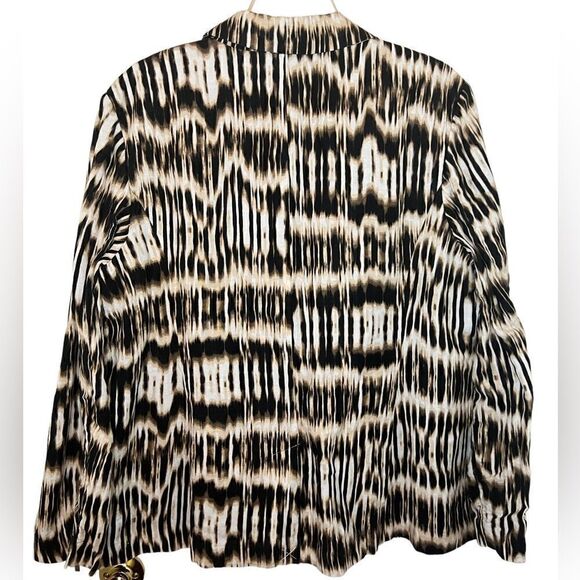 Chico's Black and Cream Patterned Blazer - Picture 2 of 8